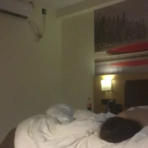 身材高挑女大学生