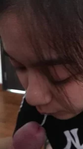 懵懂无知情窦初开的少女像一朵花一样