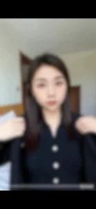 记录生活，海景酒店窗户边日年轻少妇