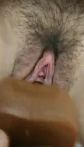 假鸡巴顶到花心，上海少妇扛不住。