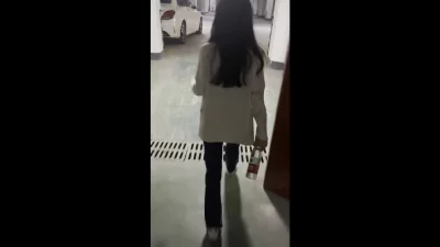 出于报复来酒店被我射嘴里！